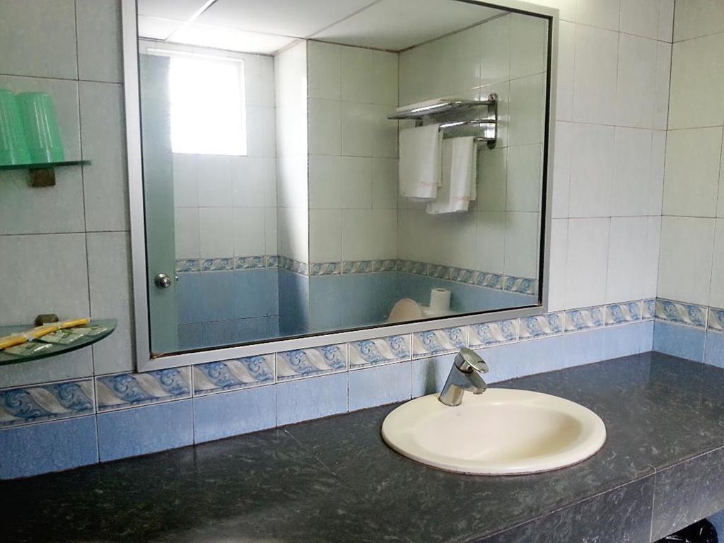 Istana Monaco Hotel Tawau Room photo